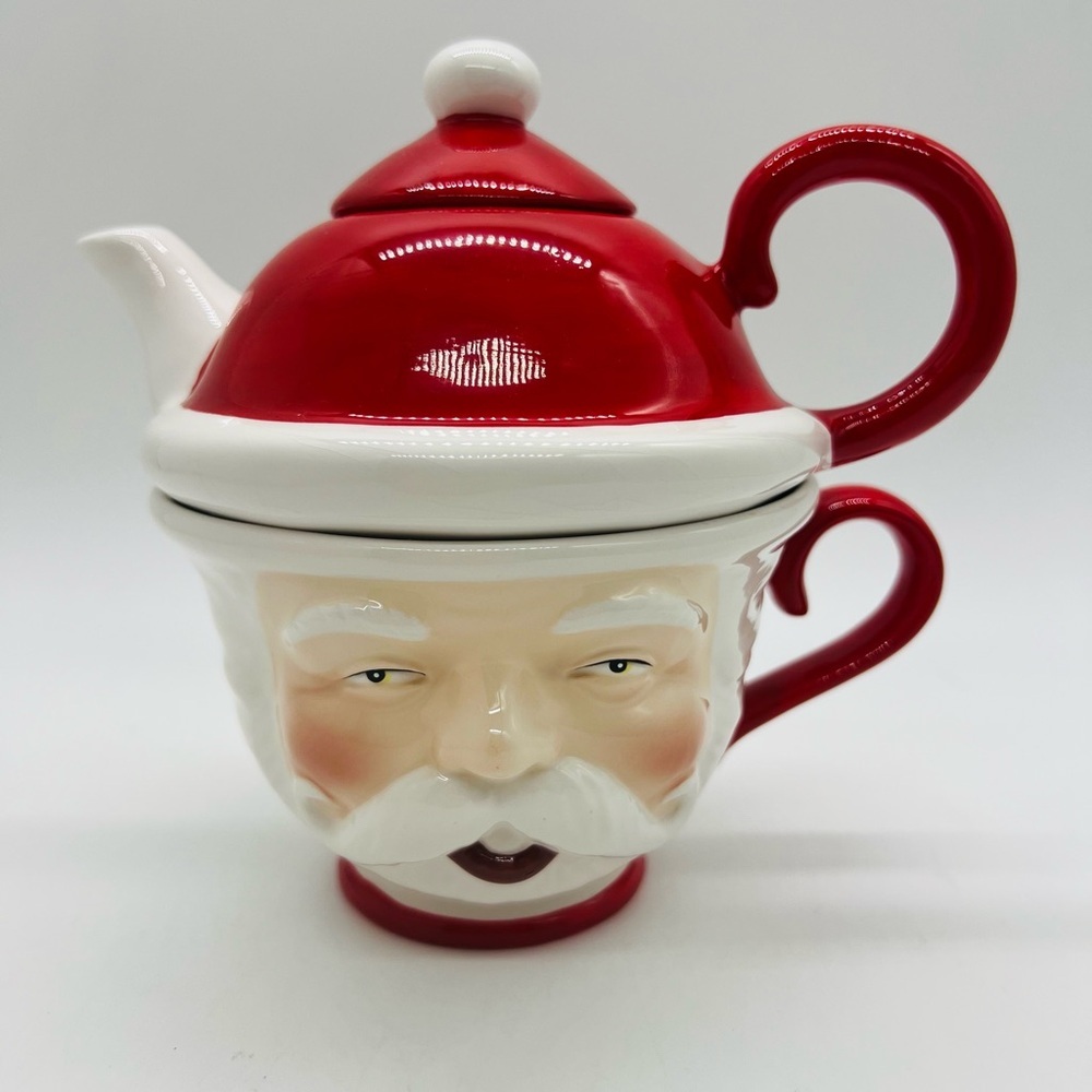 Department 56 Red and White Santa Teapot with Face Mug For Decoration